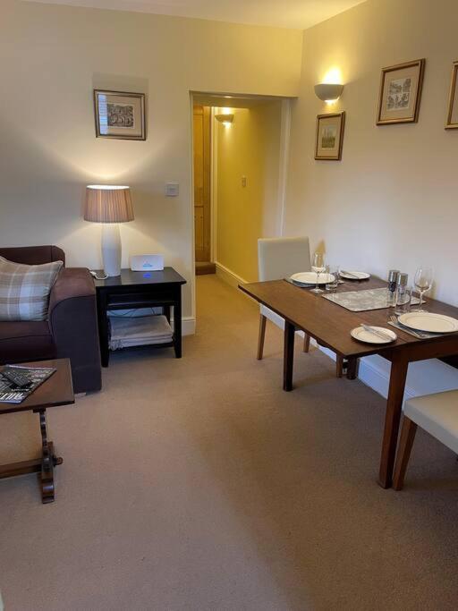Ground Floor Garden Cottage, Near Stonehenge Shrewton Luaran gambar