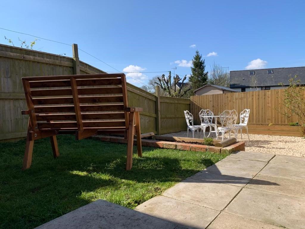 Ground Floor Garden Cottage, Near Stonehenge Shrewton Luaran gambar