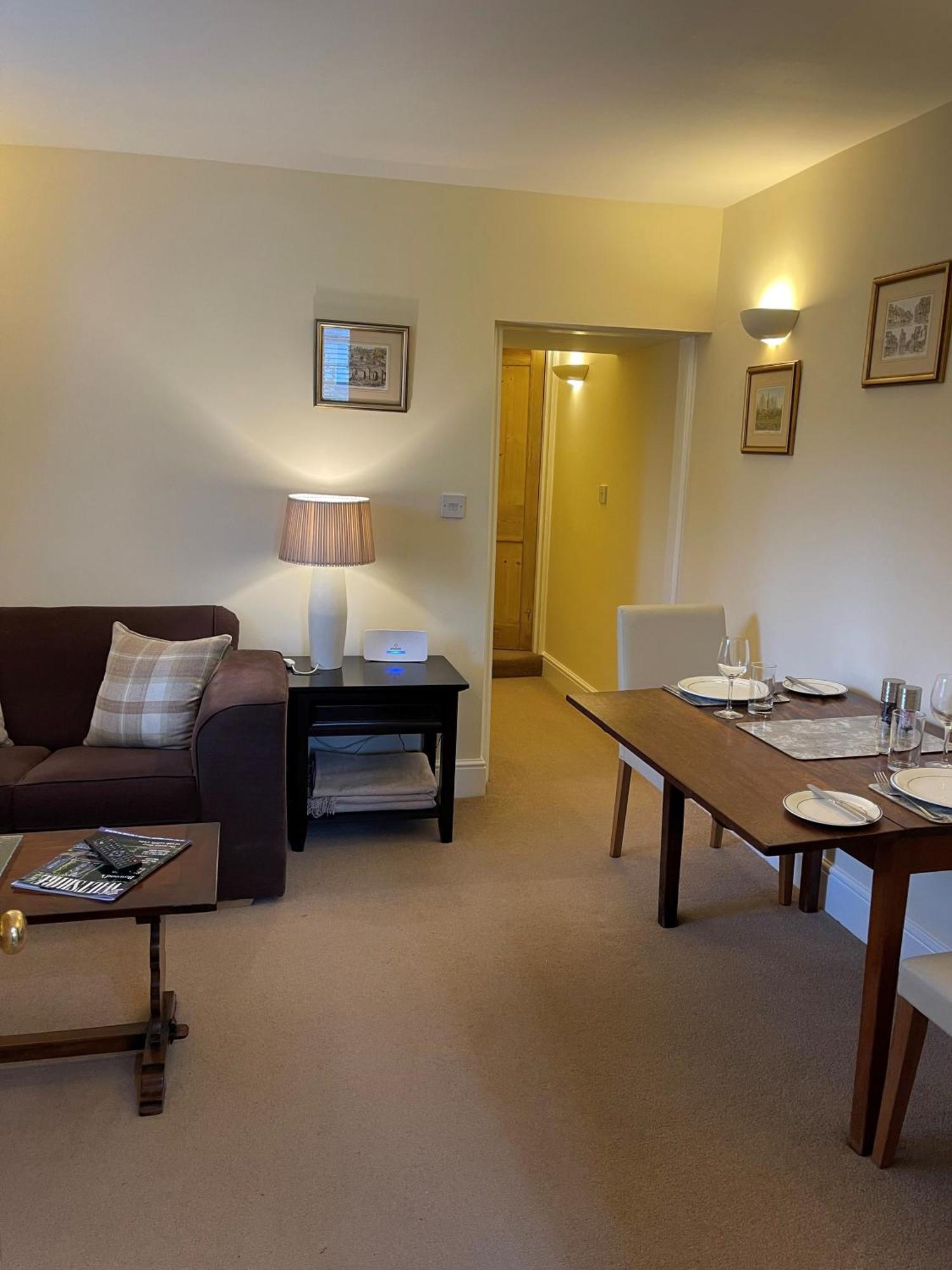 Ground Floor Garden Cottage, Near Stonehenge Shrewton Luaran gambar
