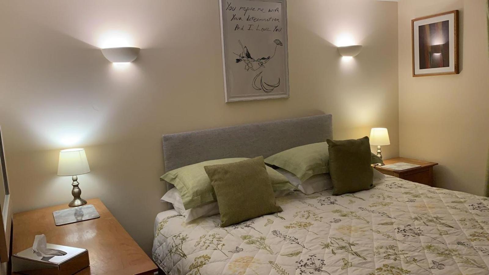 Ground Floor Garden Cottage, Near Stonehenge Shrewton Luaran gambar